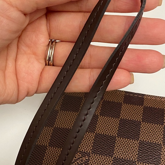 Louis Vuitton Damier pouch - Picture 16 of 16